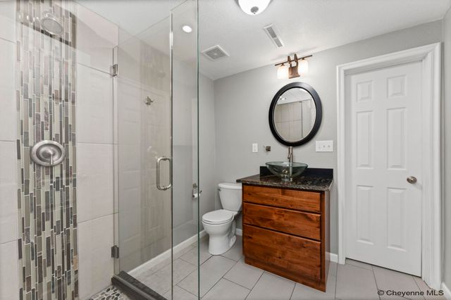 912 OAKHURST DR, Cheyenne, WY 82009