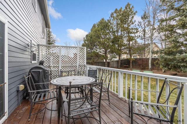 912 OAKHURST DR, Cheyenne, WY 82009