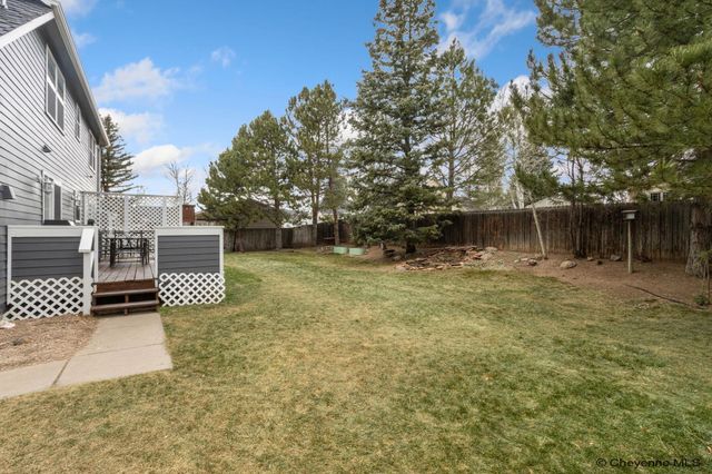 912 OAKHURST DR, Cheyenne, WY 82009
