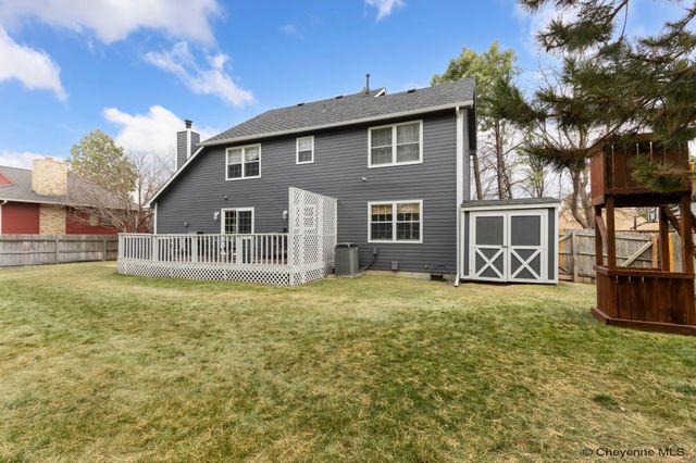 912 OAKHURST DR, Cheyenne, WY 82009