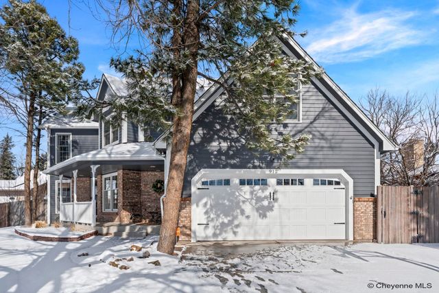 912 OAKHURST DR, Cheyenne, WY 82009