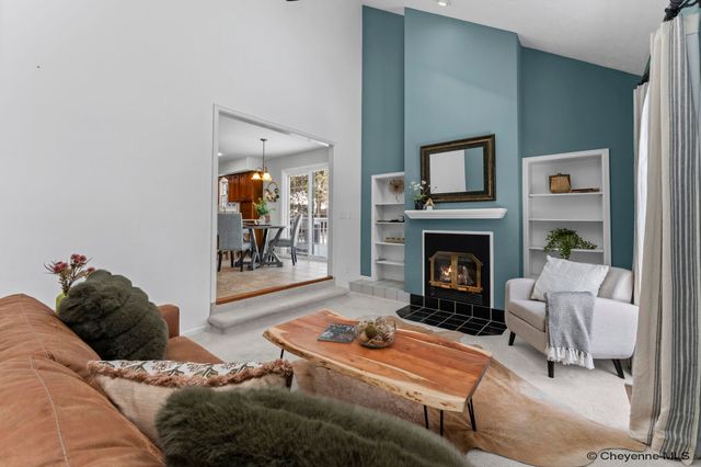 912 OAKHURST DR, Cheyenne, WY 82009