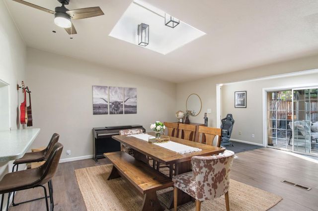 2166 Park Ridge Dr, Riverbank, CA 95367