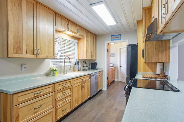 2166 Park Ridge Dr, Riverbank, CA 95367