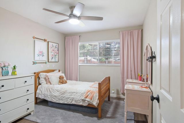 2166 Park Ridge Dr, Riverbank, CA 95367