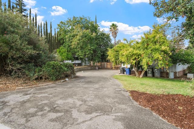 2166 Park Ridge Dr, Riverbank, CA 95367