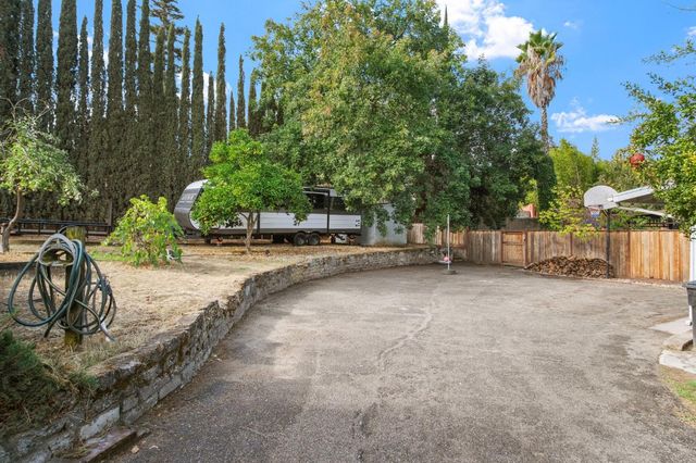 2166 Park Ridge Dr, Riverbank, CA 95367