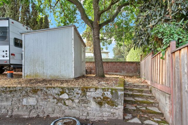 2166 Park Ridge Dr, Riverbank, CA 95367