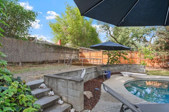 2166 Park Ridge Dr, Riverbank, CA 95367