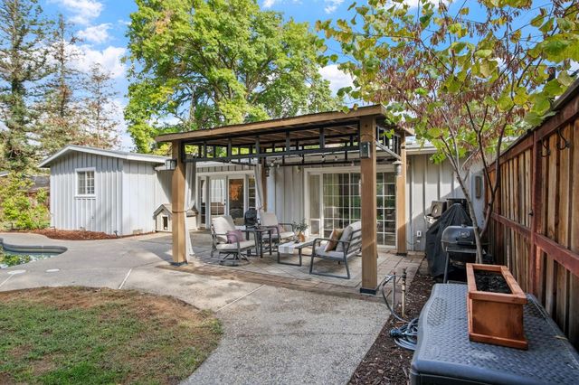 2166 Park Ridge Dr, Riverbank, CA 95367