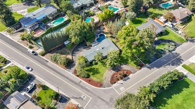 2166 Park Ridge Dr, Riverbank, CA 95367