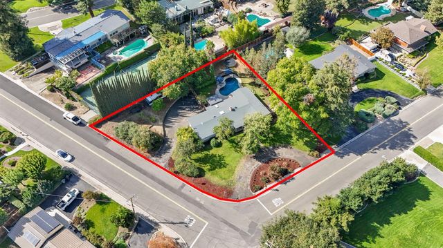 2166 Park Ridge Dr, Riverbank, CA 95367