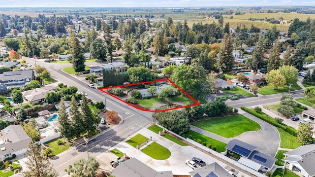 2166 Park Ridge Dr, Riverbank, CA 95367