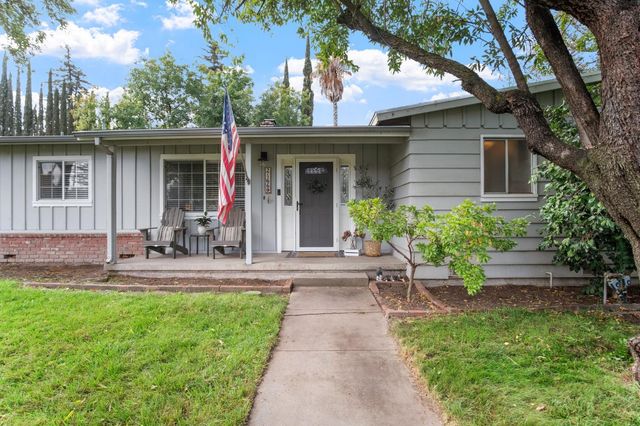 2166 Park Ridge Dr, Riverbank, CA 95367