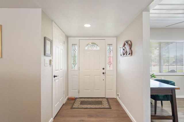 2166 Park Ridge Dr, Riverbank, CA 95367