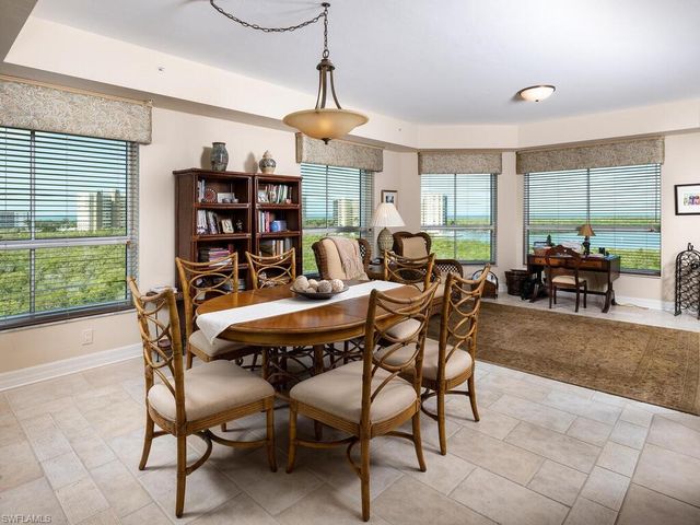 295 Grande WAY 401, Naples, FL 34110