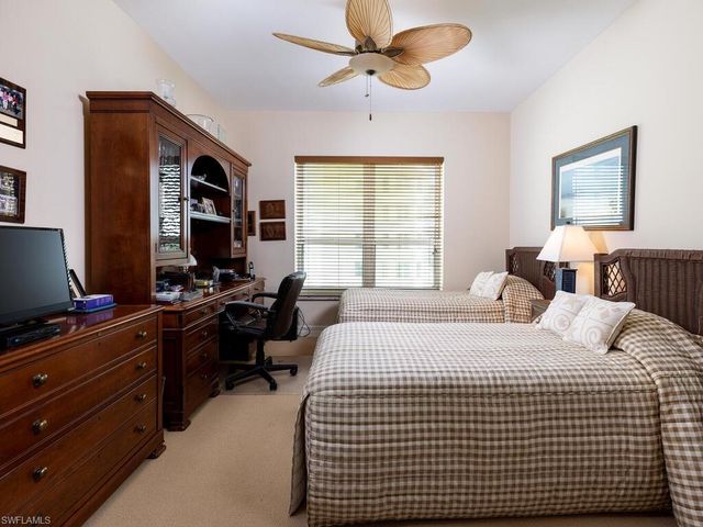 295 Grande WAY 401, Naples, FL 34110