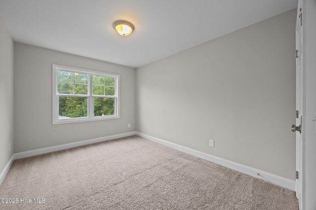 211 N Stingray Lane, Sneads Ferry, NC 28460