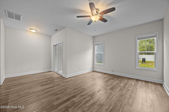 211 N Stingray Lane, Sneads Ferry, NC 28460