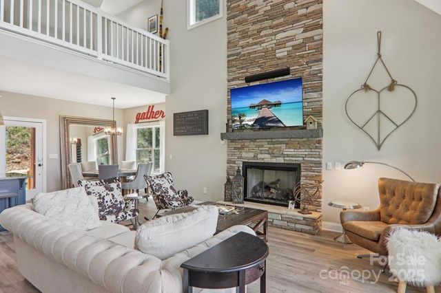 1105 Falls View Drive, Bryson City, NC 28713