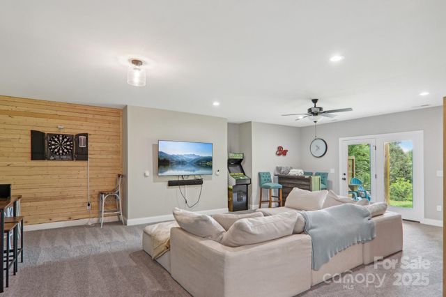 1105 Falls View Drive, Bryson City, NC 28713