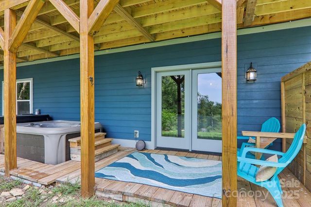 1105 Falls View Drive, Bryson City, NC 28713