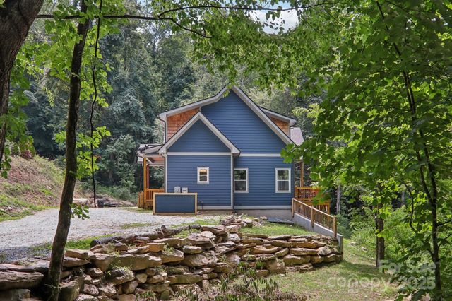 1105 Falls View Drive, Bryson City, NC 28713