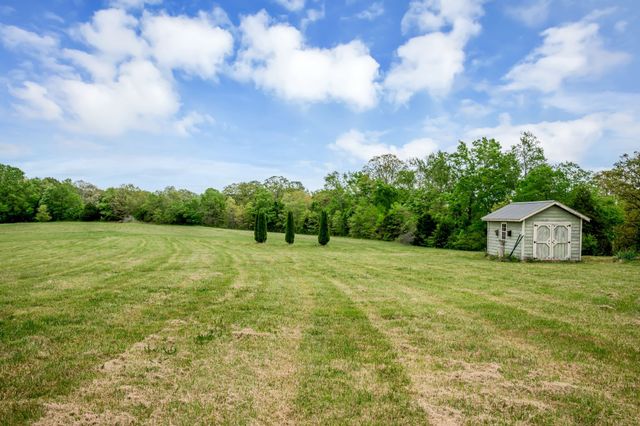 2661 Spencer Mill Rd, Bon Aqua, TN 37025