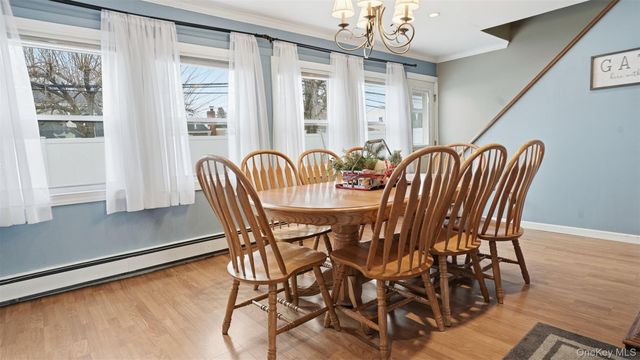 35 Twin Lane N, Wantagh, NY 11793