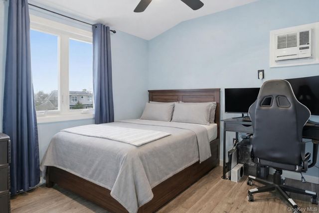 35 Twin Lane N, Wantagh, NY 11793