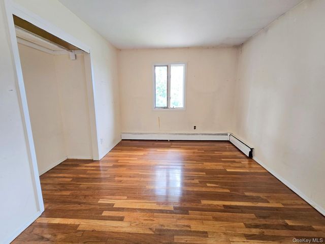 4 Broadfield Place, Glen Cove, NY 11542
