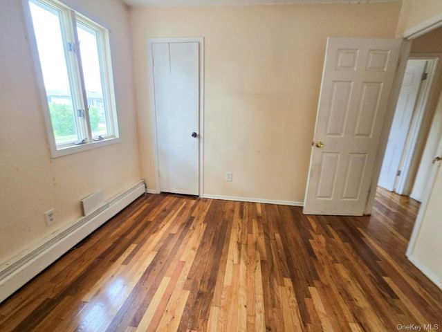 4 Broadfield Place, Glen Cove, NY 11542