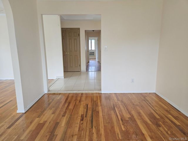 4 Broadfield Place, Glen Cove, NY 11542