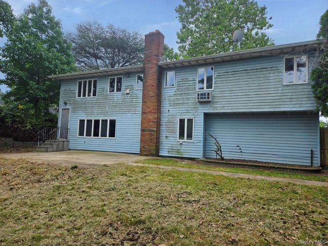 4 Broadfield Place, Glen Cove, NY 11542