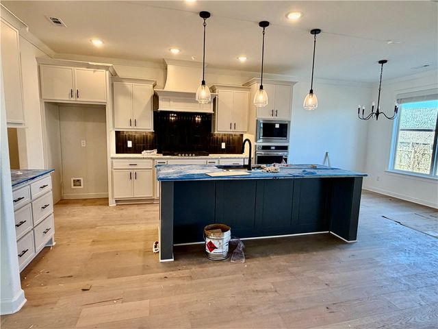 1512 Lookout Lane, Cave Springs, AR 72718