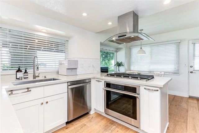 530 W Wedgewood, La Habra, CA 90631