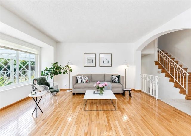 530 W Wedgewood, La Habra, CA 90631