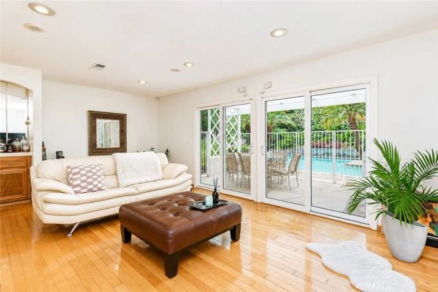 530 W Wedgewood, La Habra, CA 90631