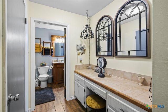 455 Suncrest Lane, Victoria, TX 77905