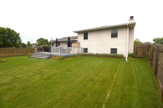 8327 Edison Street, Crown Point, IN 46307