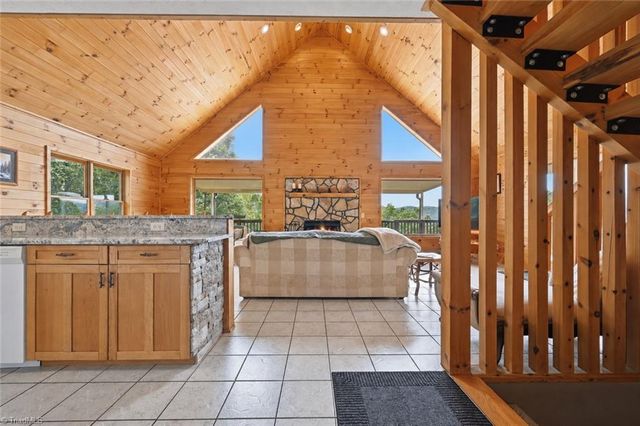 605 Valley View Drive, Purlear, NC 28665
