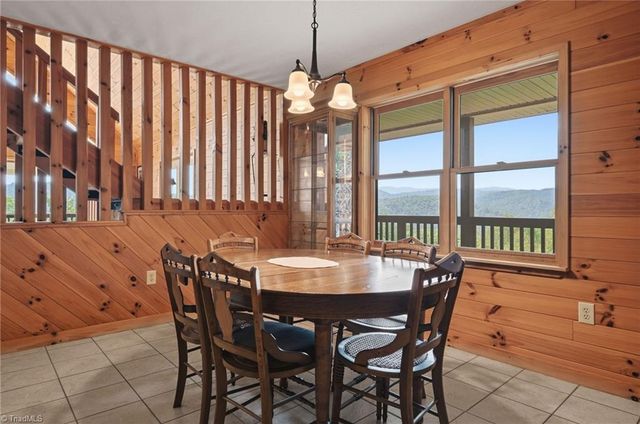 605 Valley View Drive, Purlear, NC 28665