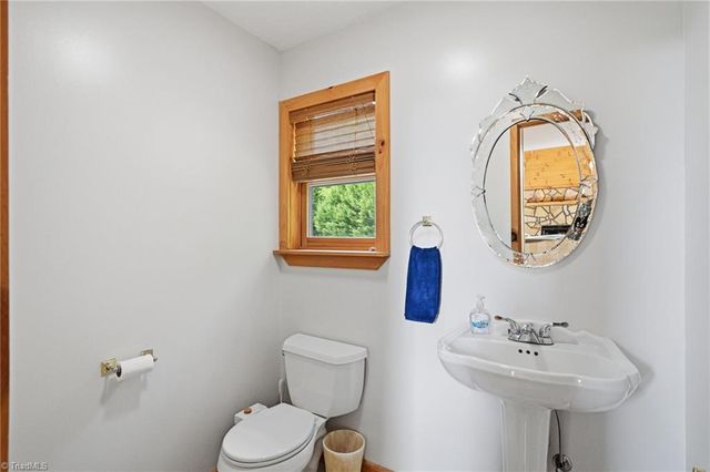 605 Valley View Drive, Purlear, NC 28665