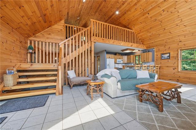 605 Valley View Drive, Purlear, NC 28665