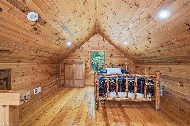 605 Valley View Drive, Purlear, NC 28665