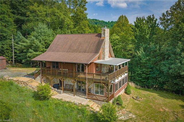 605 Valley View Drive, Purlear, NC 28665