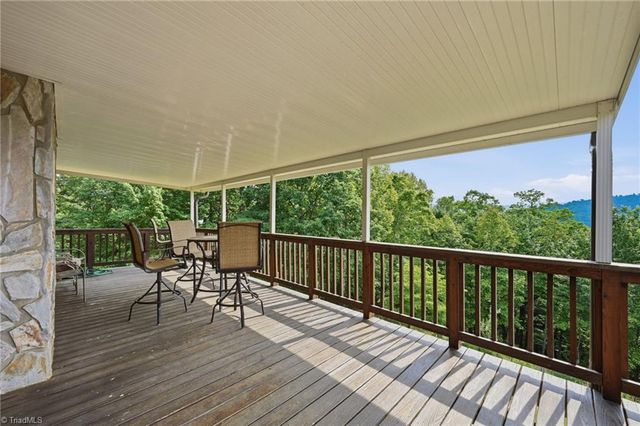 605 Valley View Drive, Purlear, NC 28665