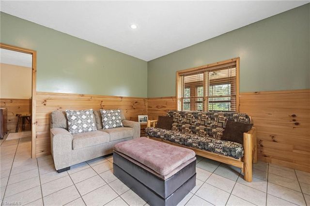 605 Valley View Drive, Purlear, NC 28665