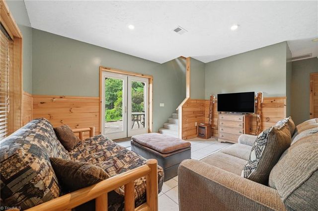 605 Valley View Drive, Purlear, NC 28665