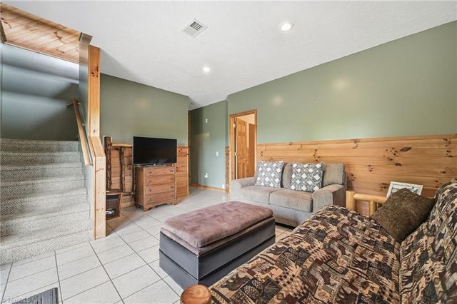 605 Valley View Drive, Purlear, NC 28665